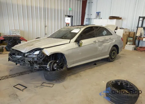 2014 Mercedes-Benz E 350 z USA, uszkodzony, nr VIN WDDHF5KB4EB044100